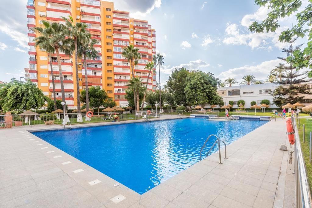 Coqueto Apartamento En Puerto Marina Con Piscina 베날마데나코스타 외부 사진