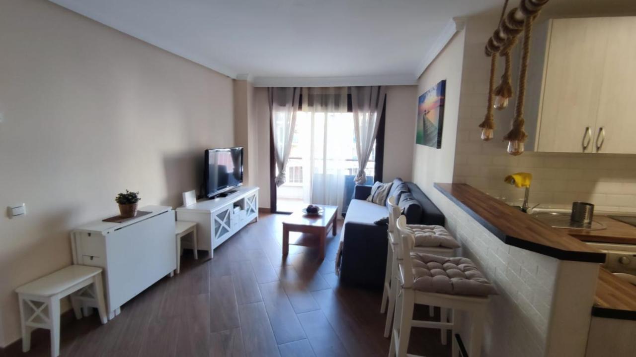 Coqueto Apartamento En Puerto Marina Con Piscina 베날마데나코스타 외부 사진